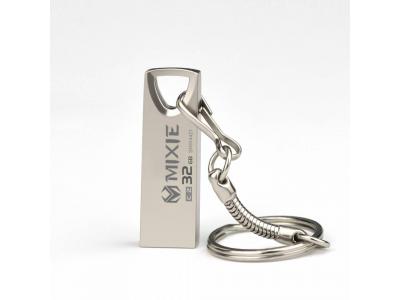 USB 2.0 MIXIE C2 Dung Lượng 32Gb - Kim Loại, Có Dây Đeo, Thời Trang, BH 2 Năm.